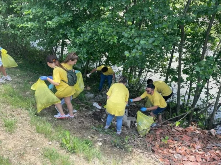 Acțiune pe malul apei: Igienizăm și documentăm viitorul Sibiului!